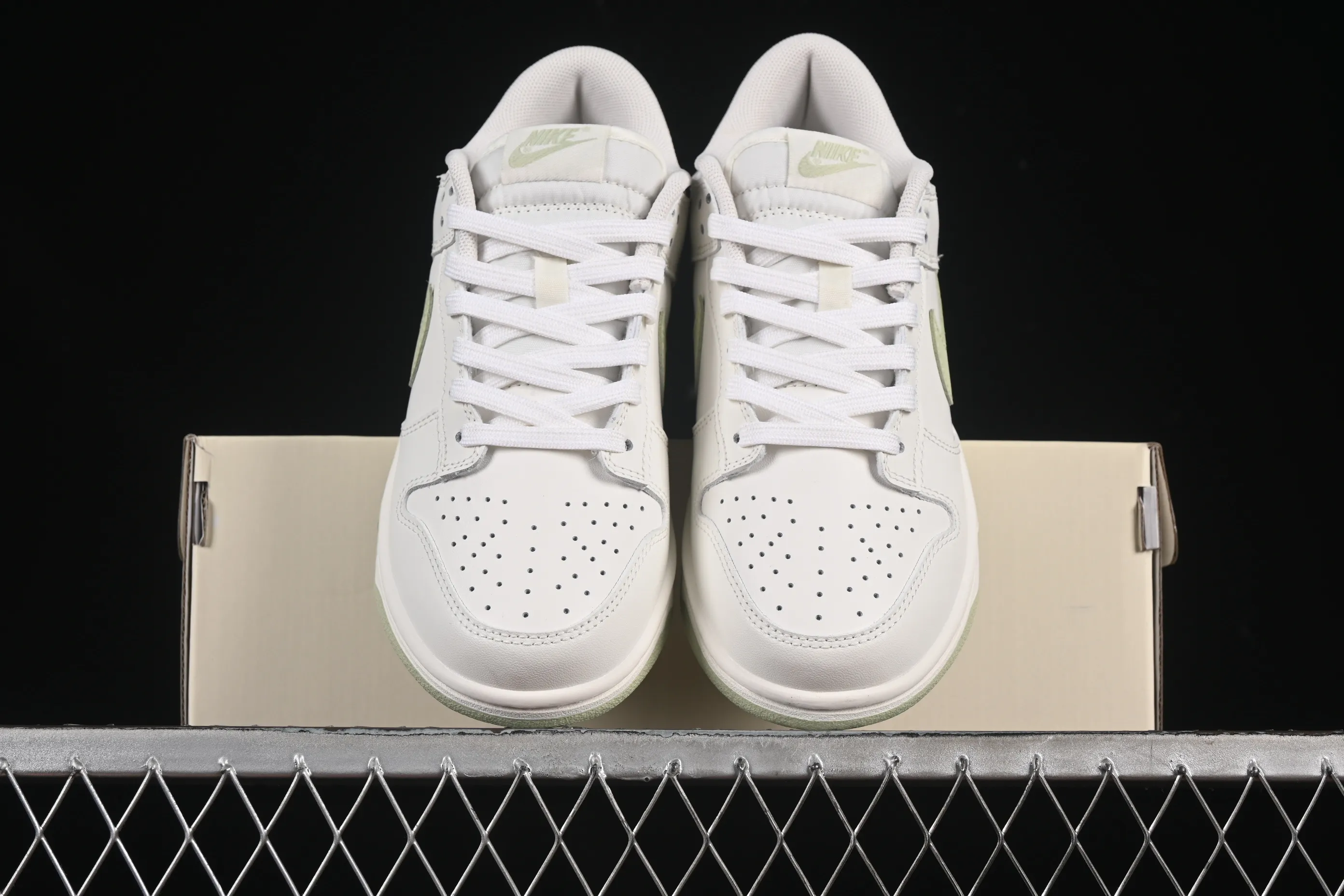 All categories Nk SB Dunk series Nk SB Dunk Low low-top sneakers Nike SB Dunk Low Forest City Anniversary high-end custom low-top casual sneakers WG0212-018